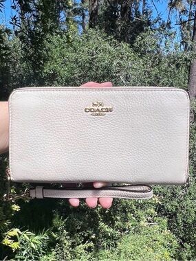 COACH Long Zip-Around Pebble Leather Wallet w Chalk White with Gold Hardware